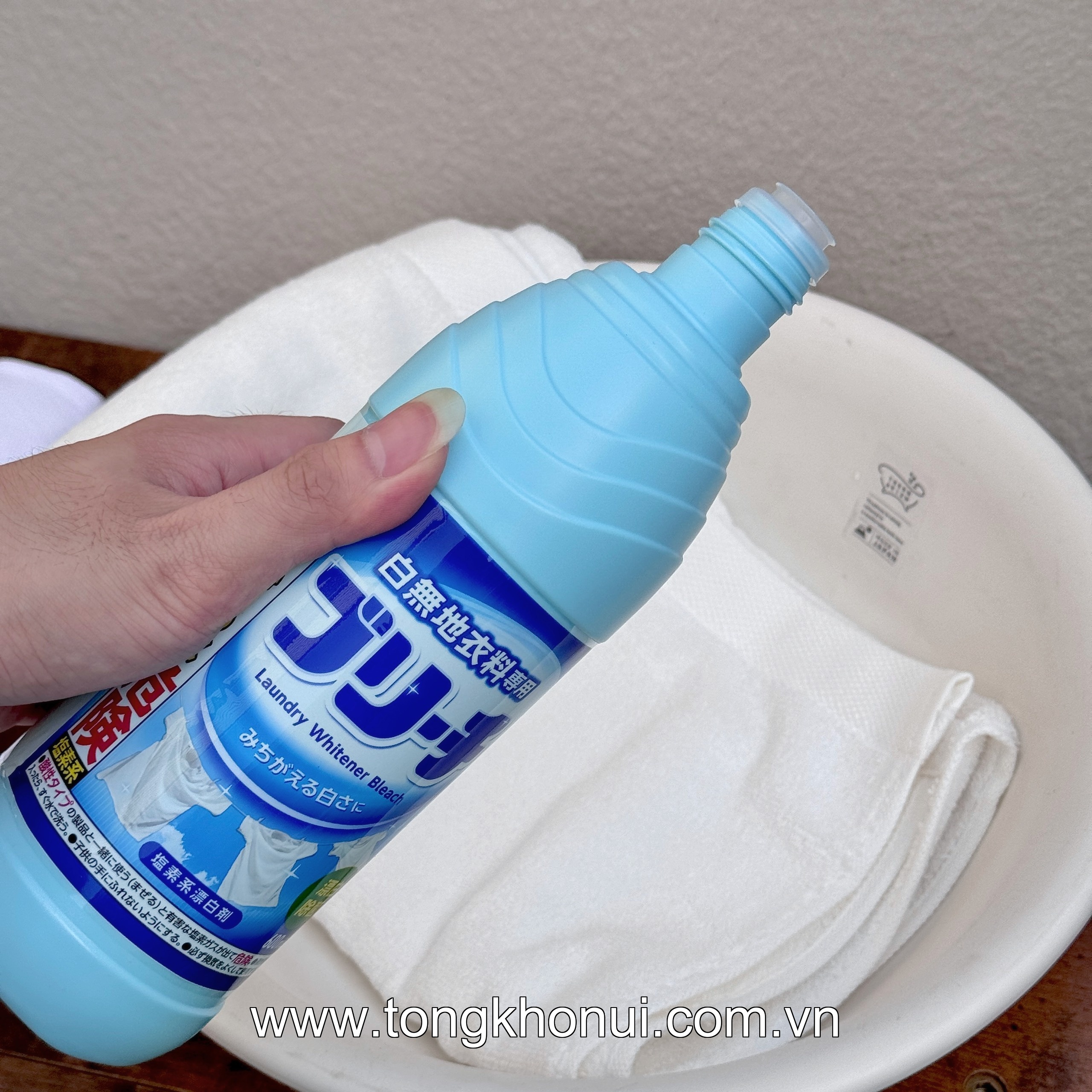 Nước tẩy trắng quần áo Rocket nhật bản 600ml, (4978951030031) ảnh 9