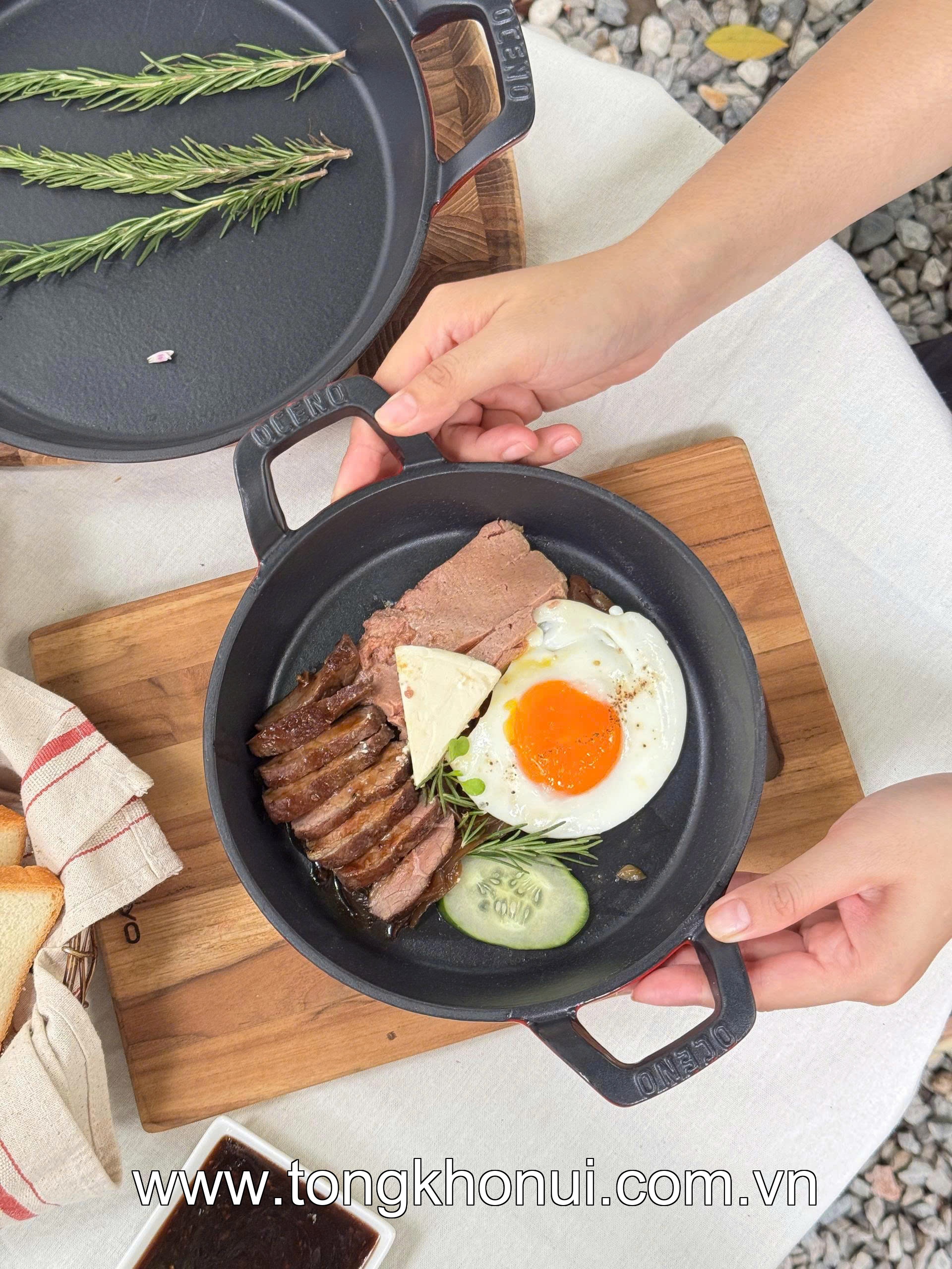 CHẢO GANG 2 TAY CẦM OCENO MÀU ĐỎ – CHẢO GANG CHIÊN RÁN GIỮ NHIỆT, DÙNG MỌI BẾP (MÃ OFR-1334, OFR-1341) ảnh 16